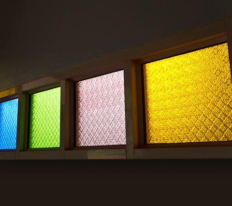 Los vidrios de colores en Bogotá para puertas y barreras aquí Vidrios de colores en Bogotá sobre puerta